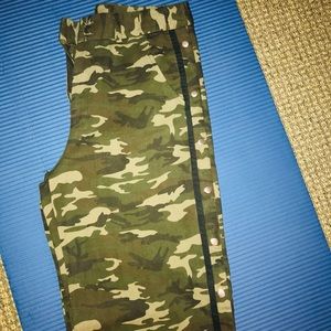 Camouflage Snap Buttoned Pants